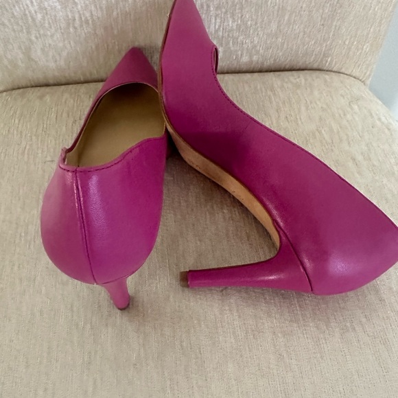 Beautiful Neiman Marcus Signature Pink Heels. Size 9 - Picture 2 of 5